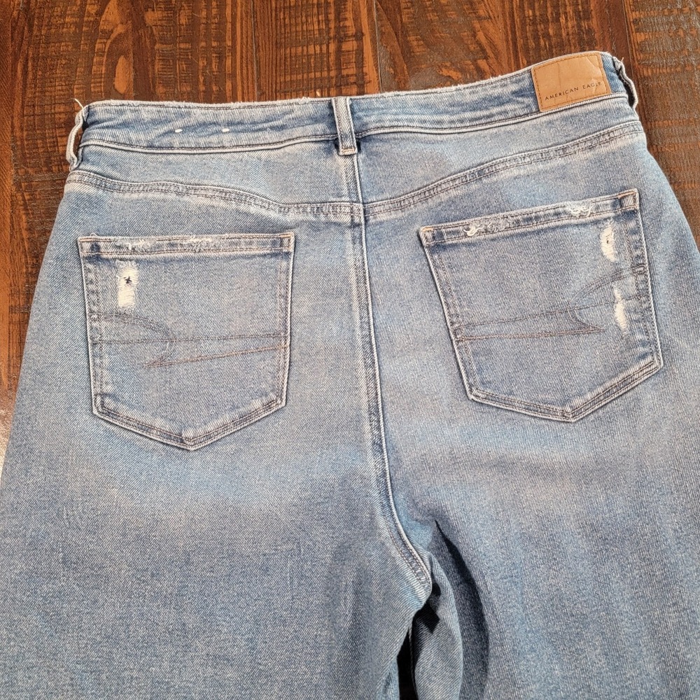 American Eagle Stretch Mom Straight Jean Blue Wash Denim Distressed Size 14R - Picture 9 of 9